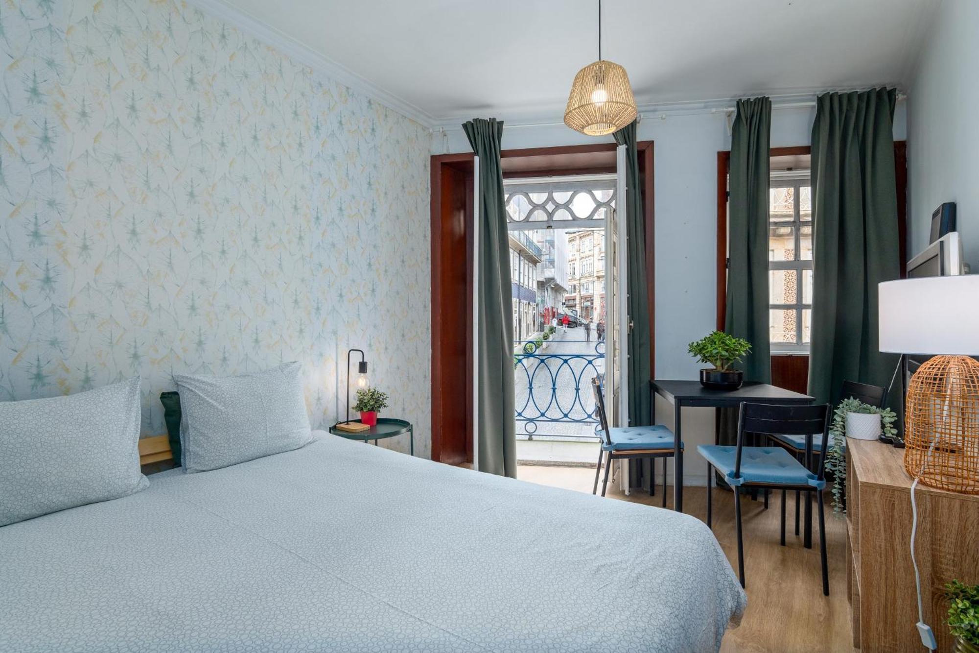 Renovated Feb25 Clerigos Cozy Balcony With Self Check In Apartment Porto Ngoại thất bức ảnh