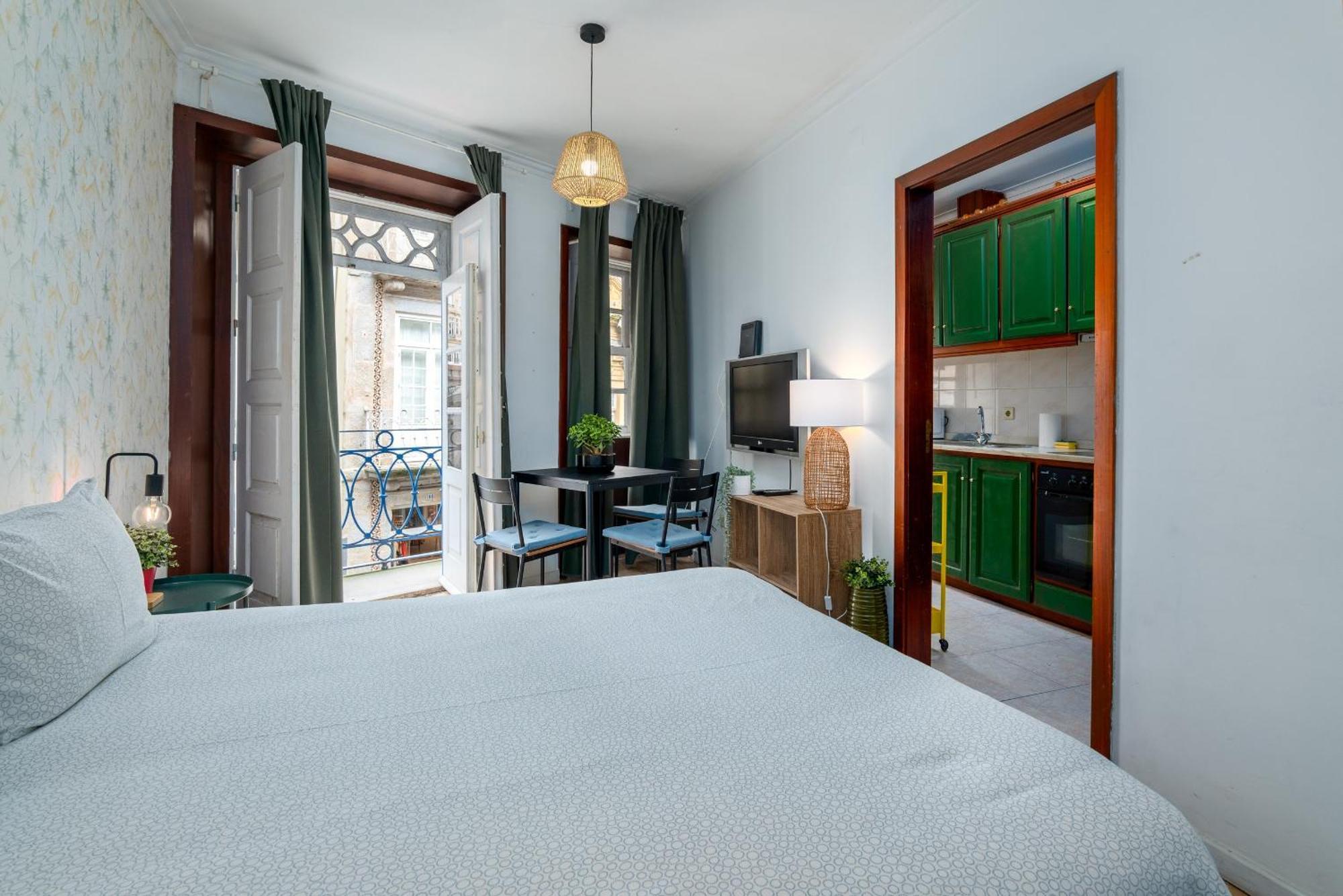 Renovated Feb25 Clerigos Cozy Balcony With Self Check In Apartment Porto Ngoại thất bức ảnh