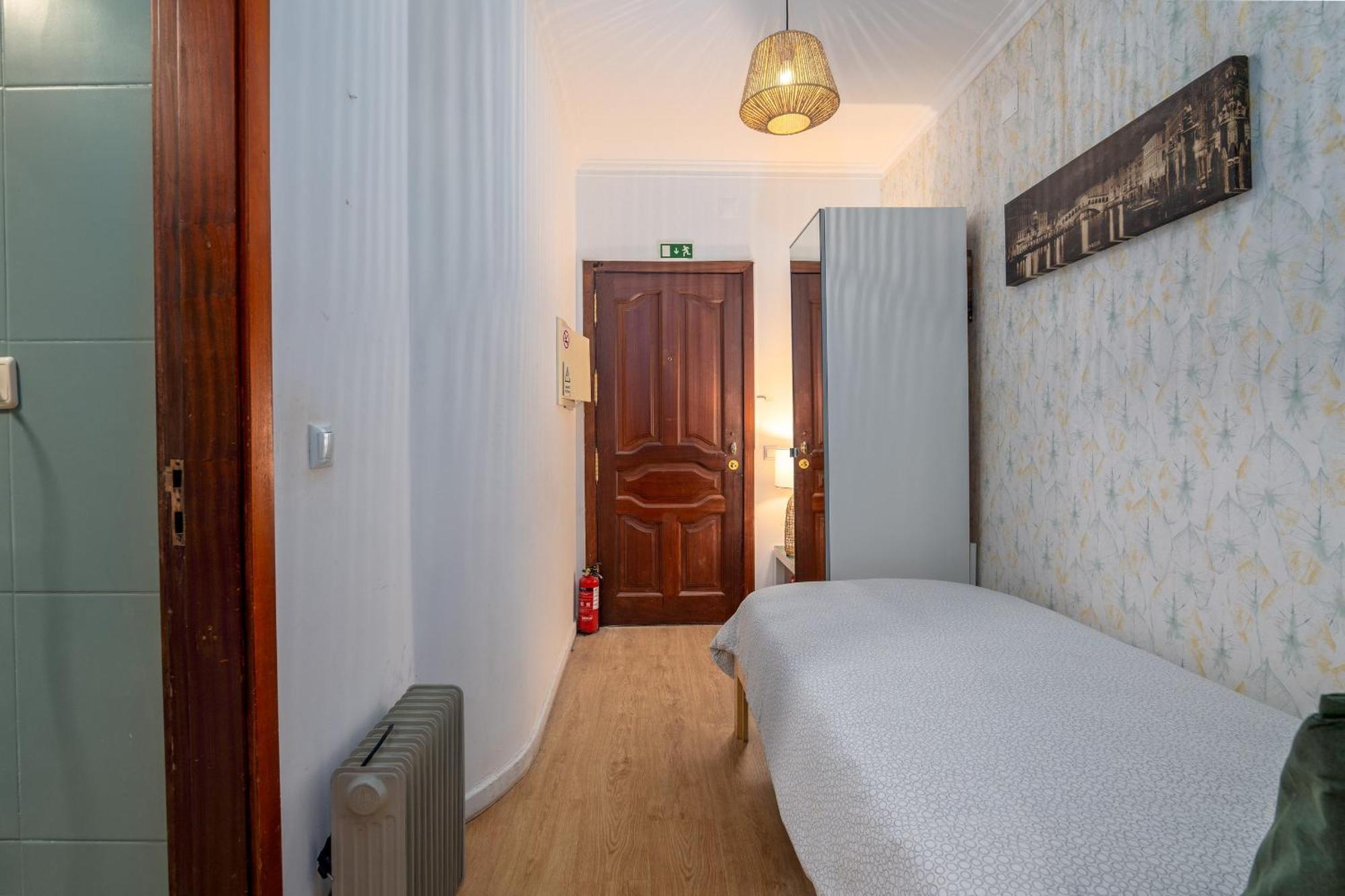Renovated Feb25 Clerigos Cozy Balcony With Self Check In Apartment Porto Ngoại thất bức ảnh